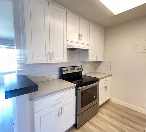 2nd image of 00-3943 E 4th St #12