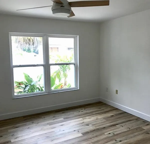 341 Cambria Ct — Photo 5