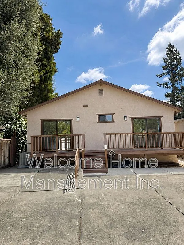 4 bed, 2.0 bath, 1600 sqft, $3,900 — Photo 2