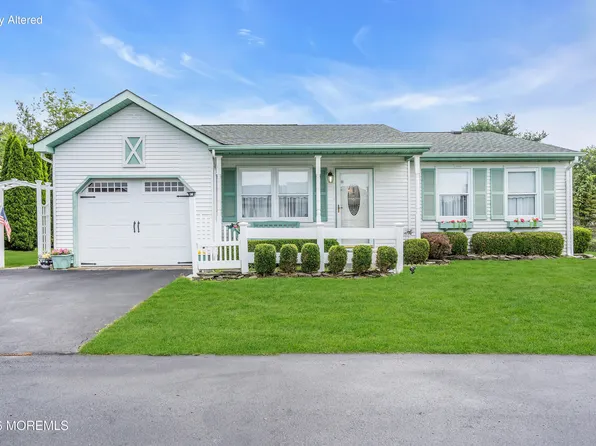 74 Chelsea Drive, Whiting, NJ 08759