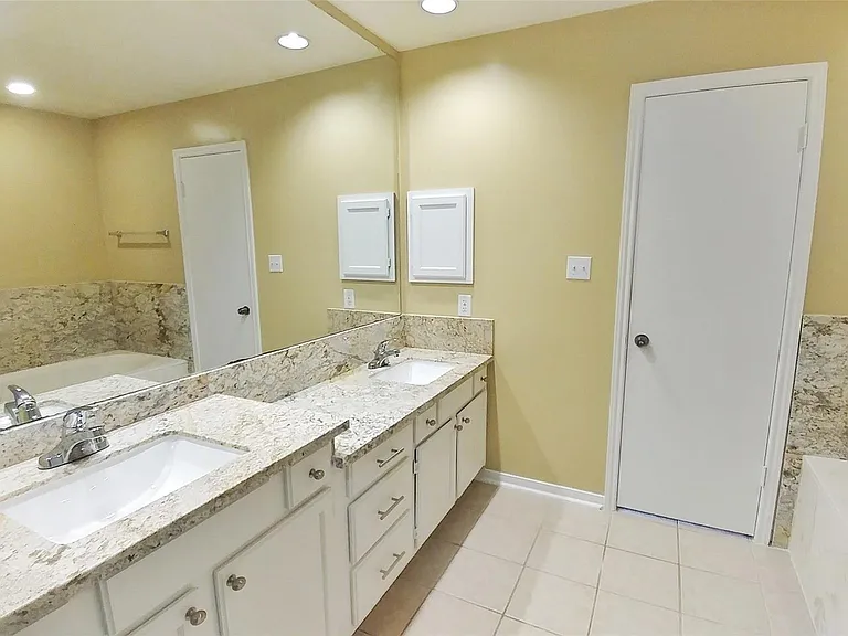 5227 Clarkston Ln — Photo 13