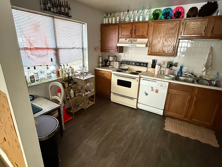 1214 Vattier St #5 — Photo 4