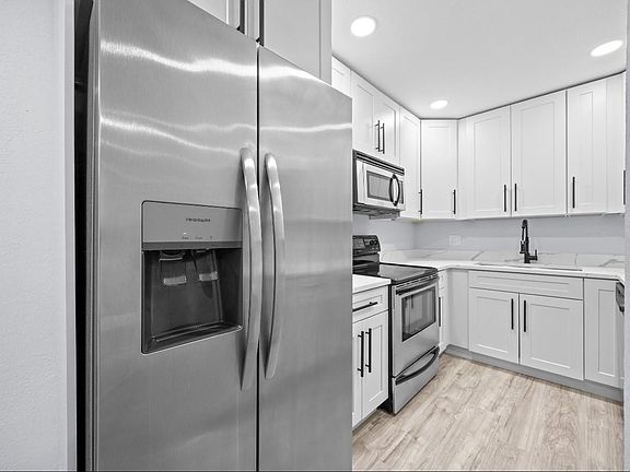 3rd image of 6061 N Falls Cir Drive #109