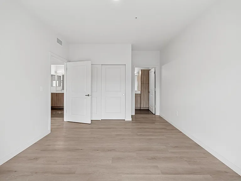 Cascade Creek Apartments — Photo 13