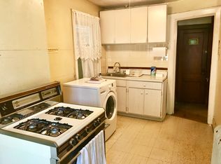 2911 Middletown Rd, Bronx, NY 10461