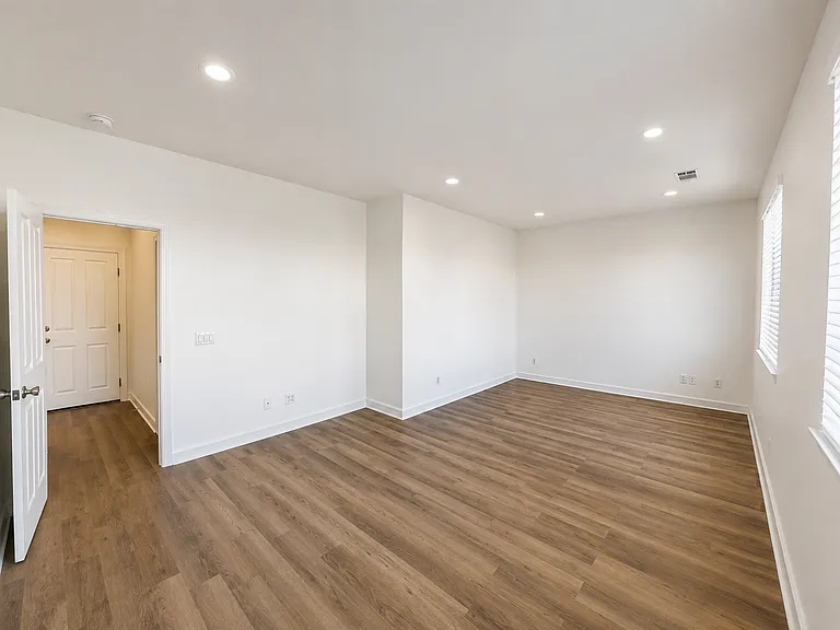Main floor potential 5th bedroom, office, hobby or play room