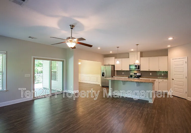 7272 Sorrel Dr — Photo 24