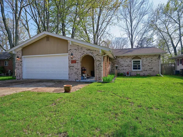 801 Worfolk Dr, Algonac, MI 48001