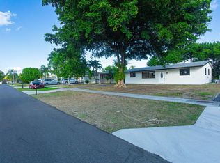 62 Andros Rd, Palm Springs, FL 33461