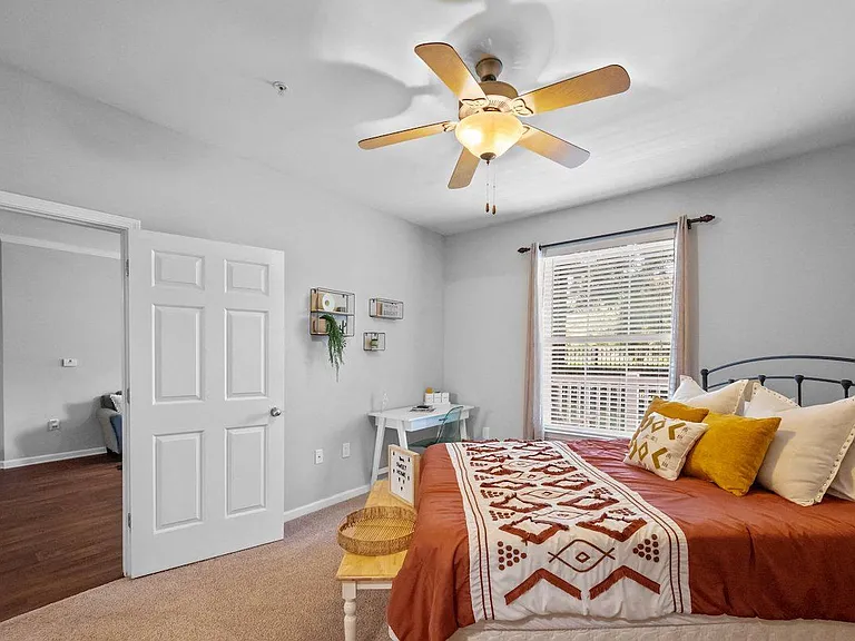 Centerville Manor Apartments — Photo 33