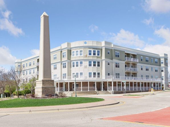 114200 Hundertmark Rd UNIT 404, Chaska, MN 55318