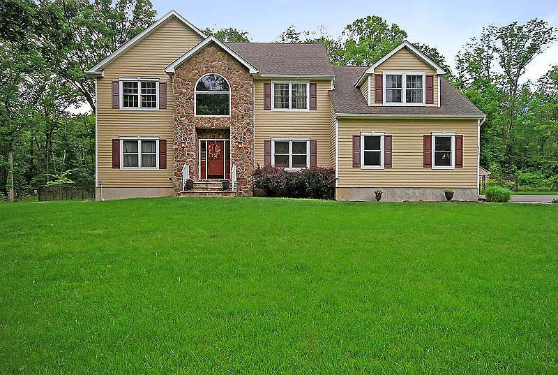 446 Long Hill Rd photo 1