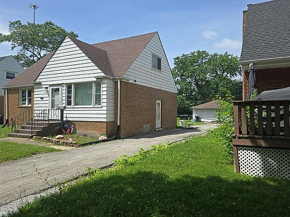 2nd image of 17420 Roy St