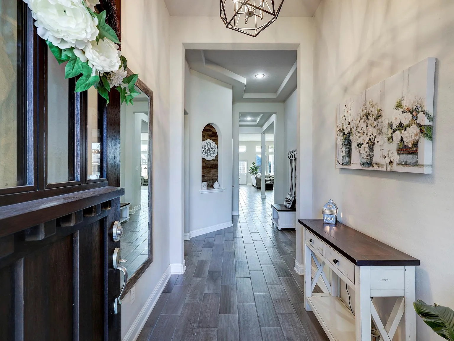 4 bed, 2.0 bath, 2227 sqft, $2,600 — Photo 3