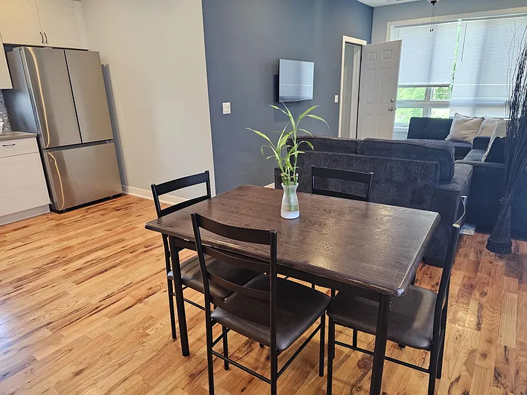184 N Lamon Ave #2 — Photo 7