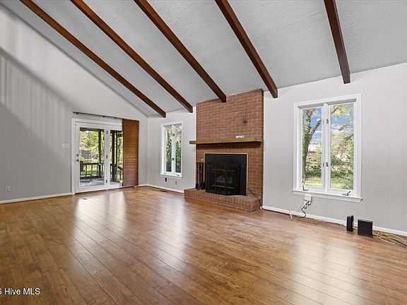 4th image of 105 Pinehaven Court