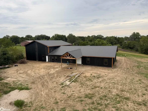 707 SE 6th St, Leon, IA 50144