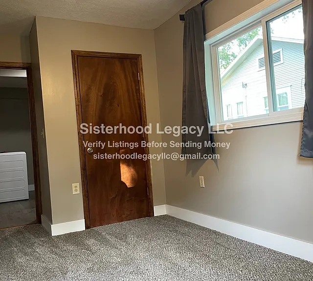 838 S Oak St — Photo 17