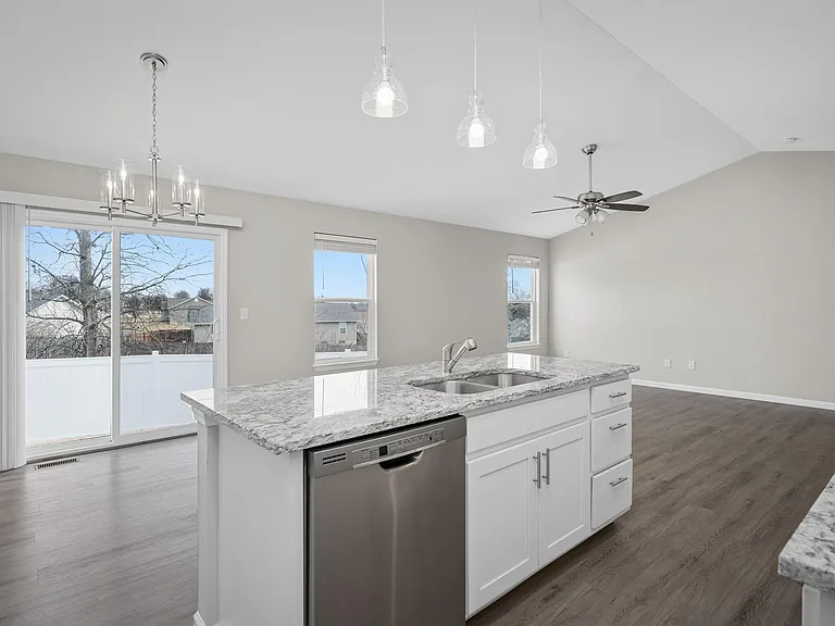 116 Palace Way Dr — Photo 11