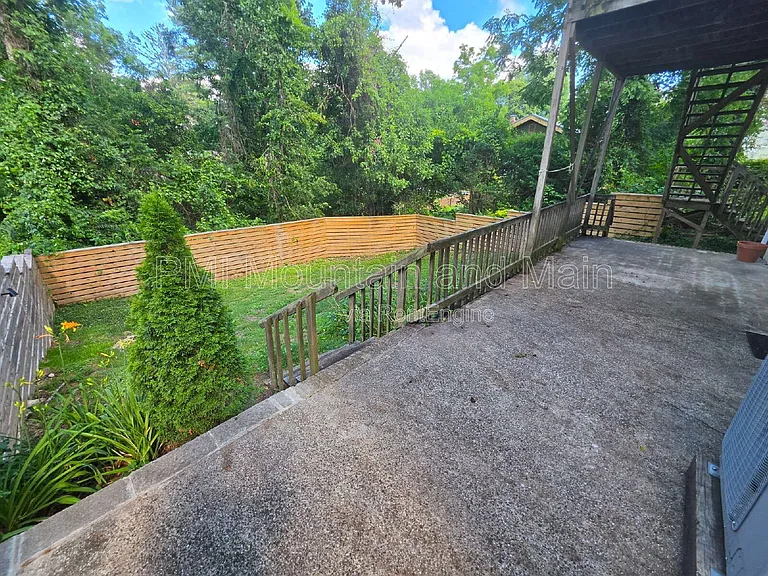 617 Brookshire St #B — Photo 32