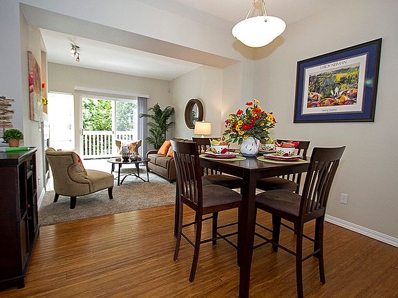 4th image of 6703 SE Cougar Mountain Way #2