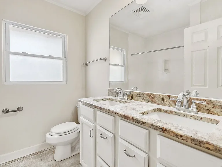 604 Melanie Ave — Photo 3