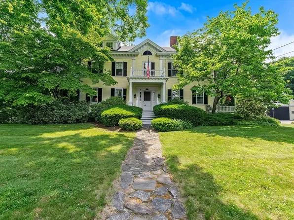 11 Concord Rd, Wayland, MA 01778