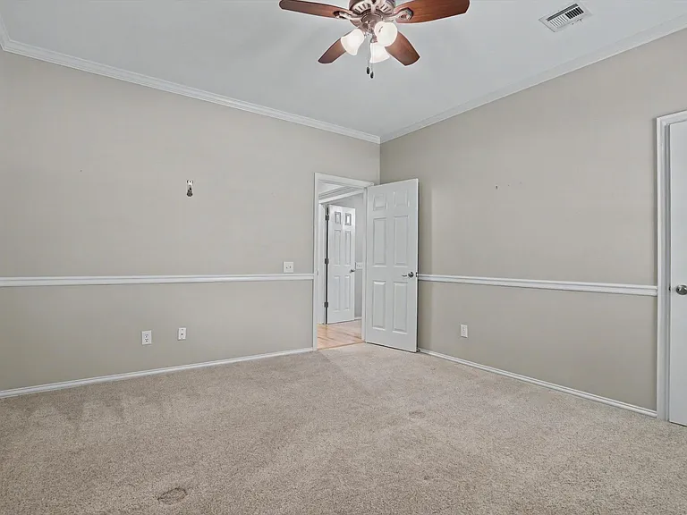 412 N Forest Ridge Blvd — Photo 28