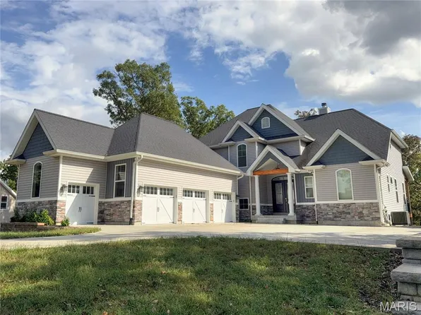 35 Brierfield Ct, Troy, MO 63379