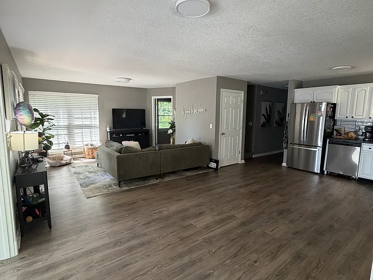 N Ridge Dr — Photo 5