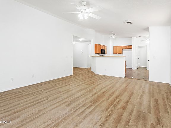 4th image of 41176 N CAMBRIA Drive