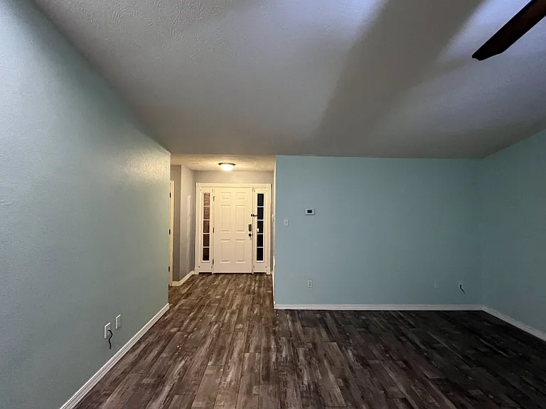 2220 Chase Dr — Photo 2