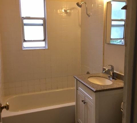 4th image of 2871-2873 Comstock St #2871