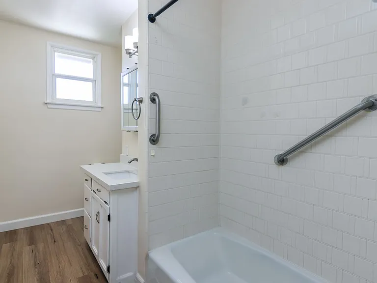 22436 Avenue San Luis — Photo 16