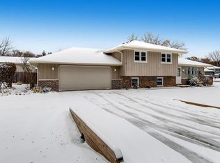 26W450 Cooley Ave, Winfield, IL 60190