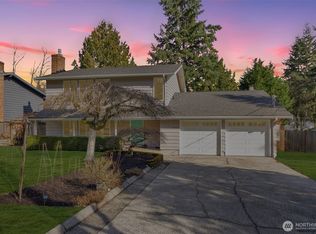 19020 32nd Avenue NE, Lake Forest Park, WA 98155
