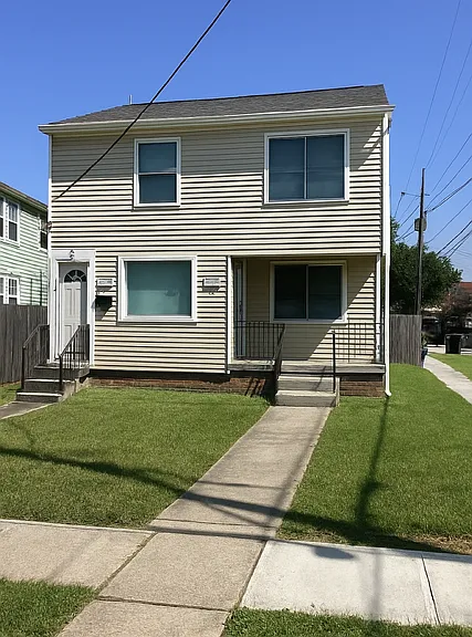 2137 Timoleon St — Photo 1