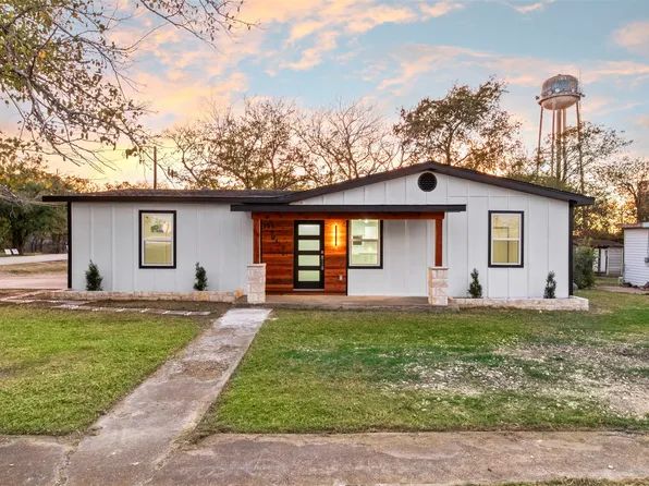 305 S Main St, Venus, TX 76084