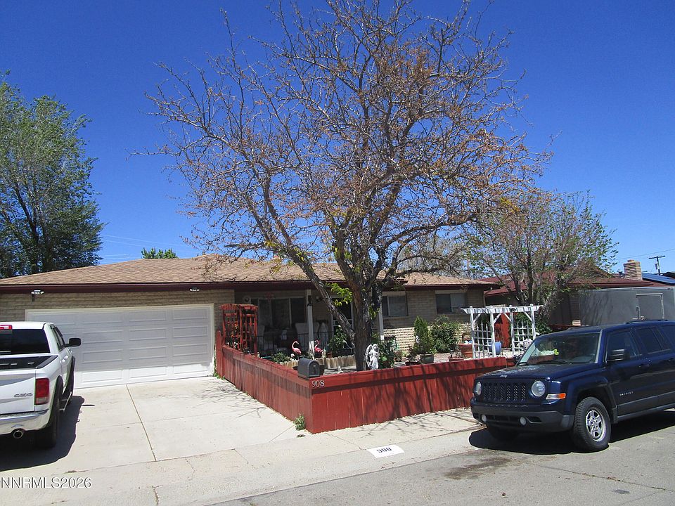 1st image of 908 Ivy St