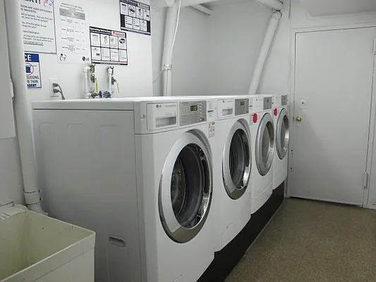 Rented by Metropolis Real Estate of Manhattan | media 2