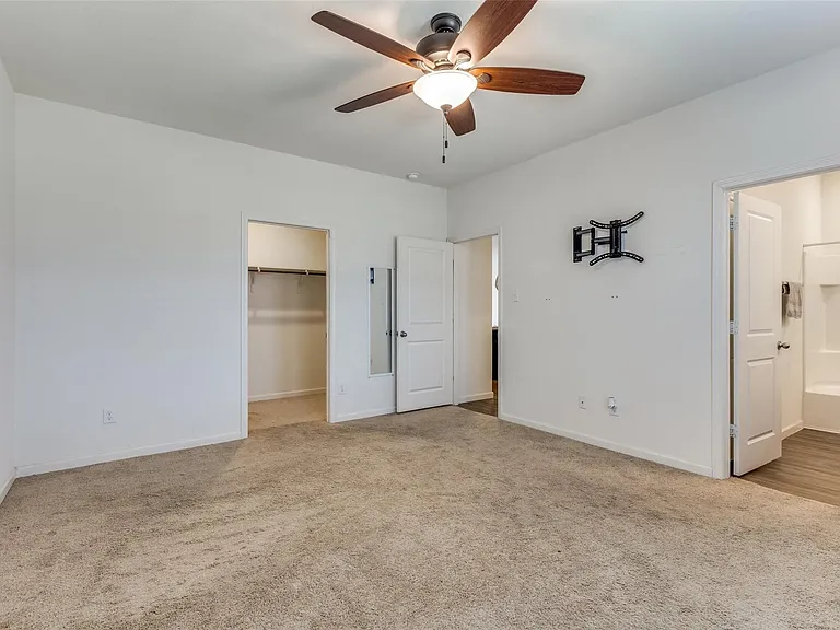 6536 Trident Ct — Photo 4