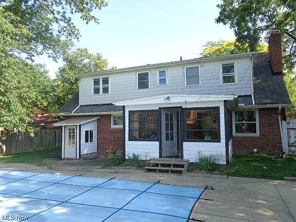 2nd image of 236 E 5th Ave