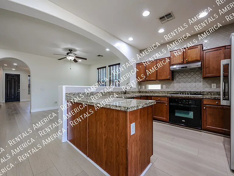 1081 N Mason Dr — Photo 28