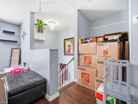 4th image of 204 Medina Ct