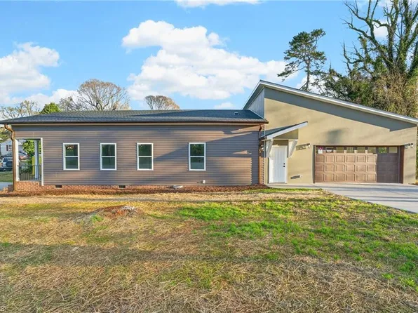 3599 Rosie St, Winston Salem, NC 27107