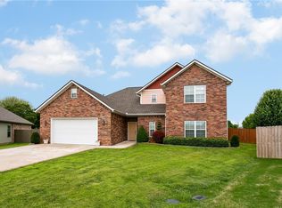 805 Rachael Ct, Siloam Springs, AR 72761