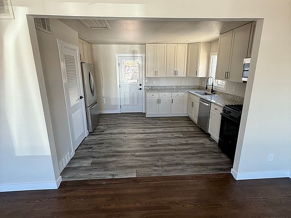 4th image of 1313 Rockwood Ave