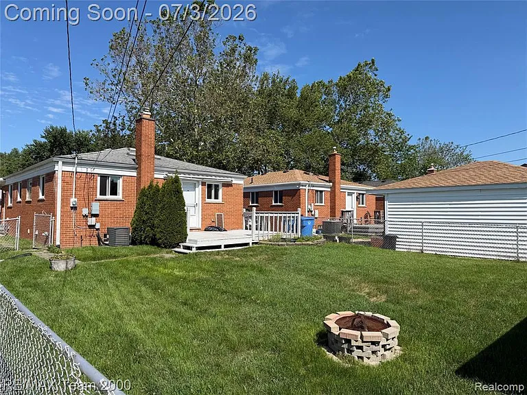 5902 N Lafayette St — Photo 2
