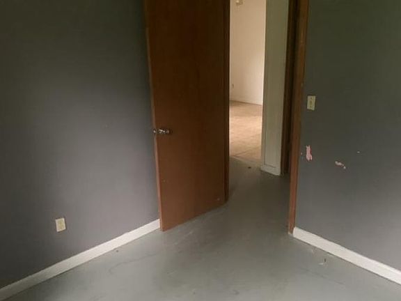 5th image of 224 Ivey Dr