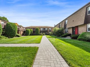 63 New Holland Village, Nanuet, NY 10954